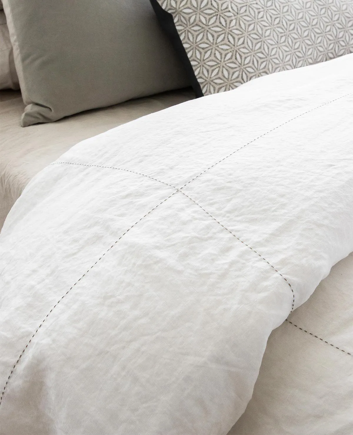 Suzanne Dimma x Au Lit Cross-Stitch Linen White/Flax